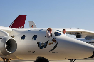 Illustration for article titled First Virgin Galactic White Knight II Photos